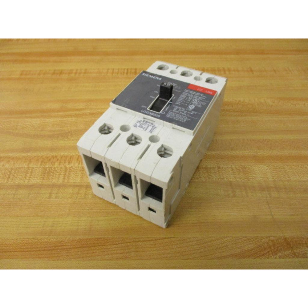 Siemens LGG3B050 50A Circuit Breaker LGG3B050L CRACKED FRONT HOUSING - Used