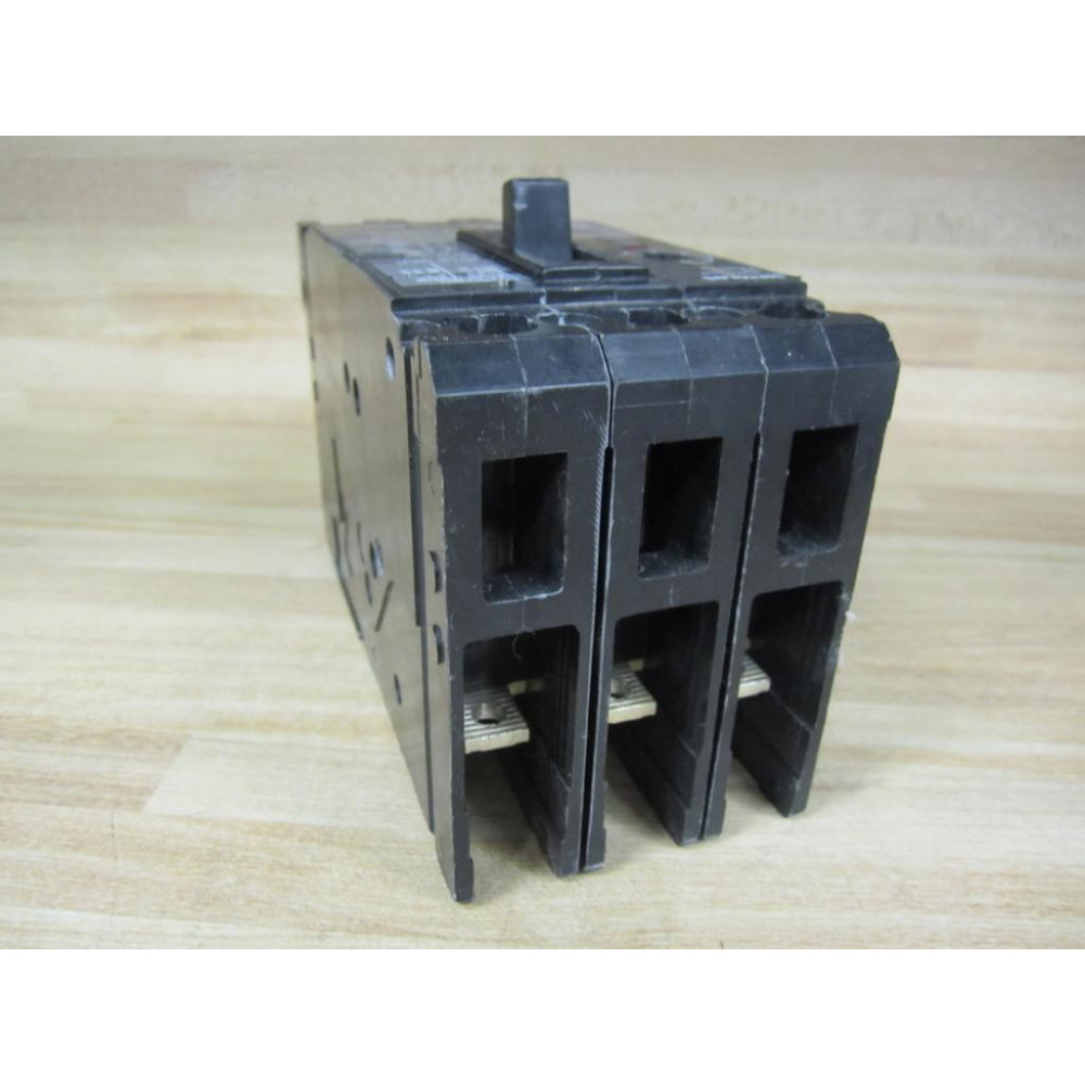 Siemens ED63A125 125A Circuit Breaker ED63A125L Cracked Housing - Used