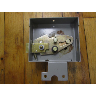 General Electric SE100J Circuit Breaker Enclosure
