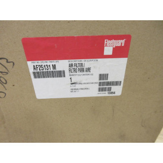 Fleetguard AF25131M Air Filter