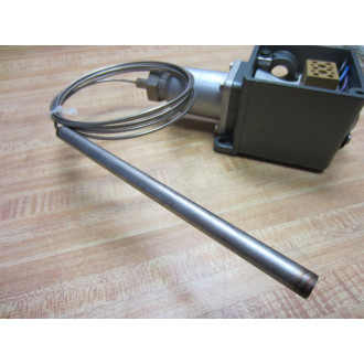 United Electric Controls Co E105 4BS Temperature Control Switch - New No Box