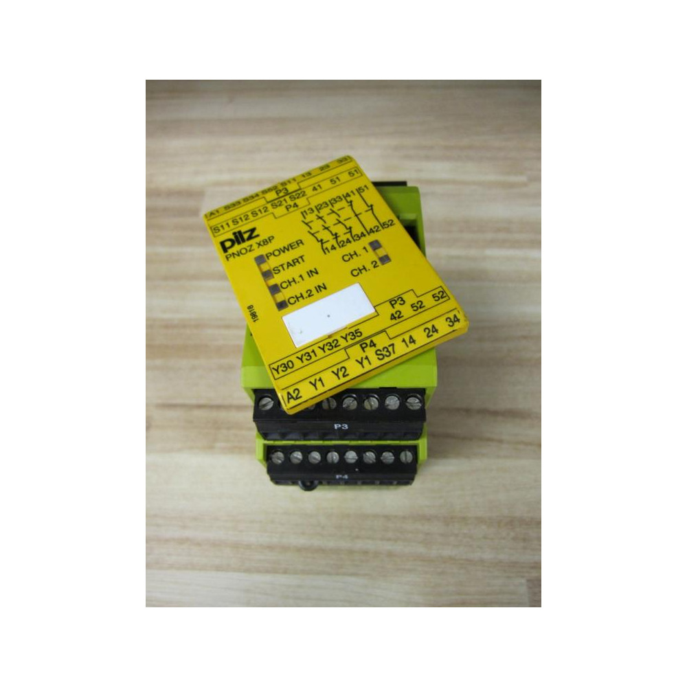 Pilz PNOZ X8P  3S2O Safety Relay 777760 Broken Cover - Used