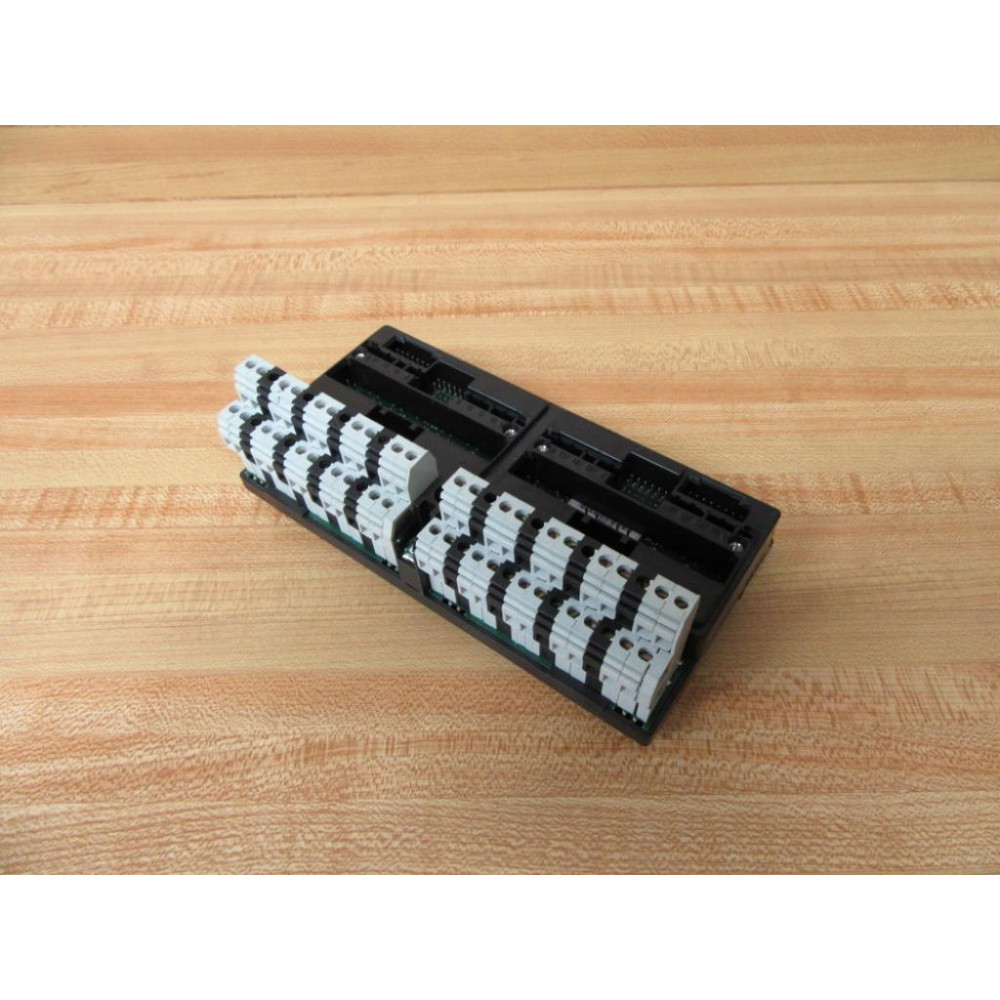 Fanuc IC670CHS002F Box Terminal - Used