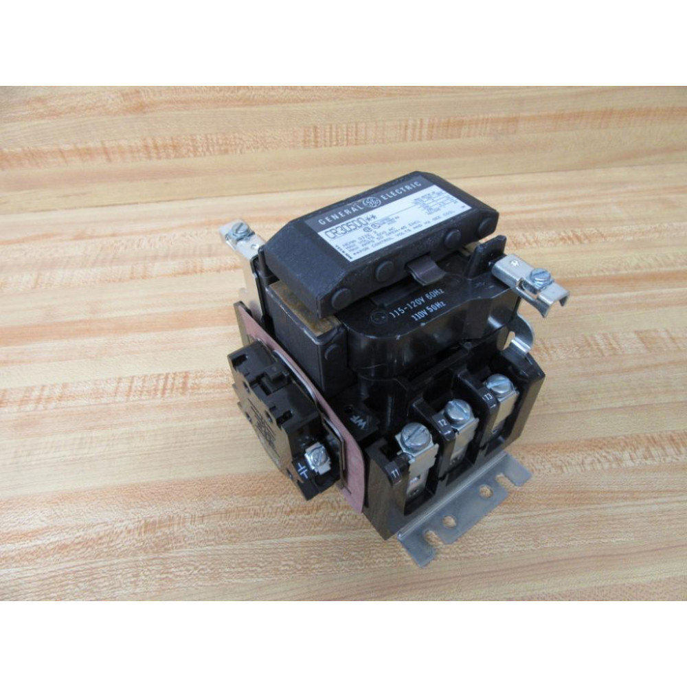 General Electric CR305D002 Magnetic Contactor - Used