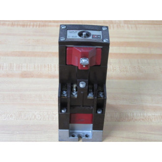Cutler Hammer D26MR402 Type M Latched Relay Series A2 - Used