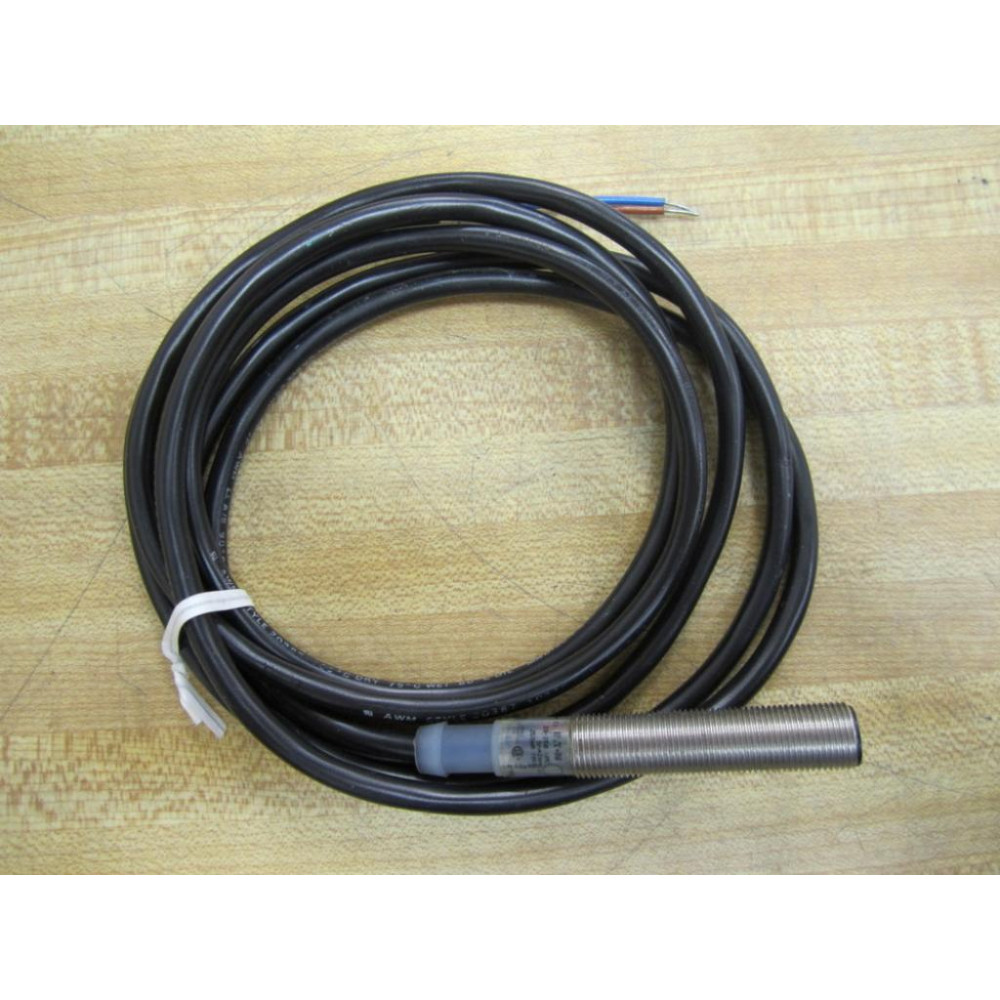 Cutler Hammer E57MAL12A2 Eaton Proximity Switch Series E1 - New No Box