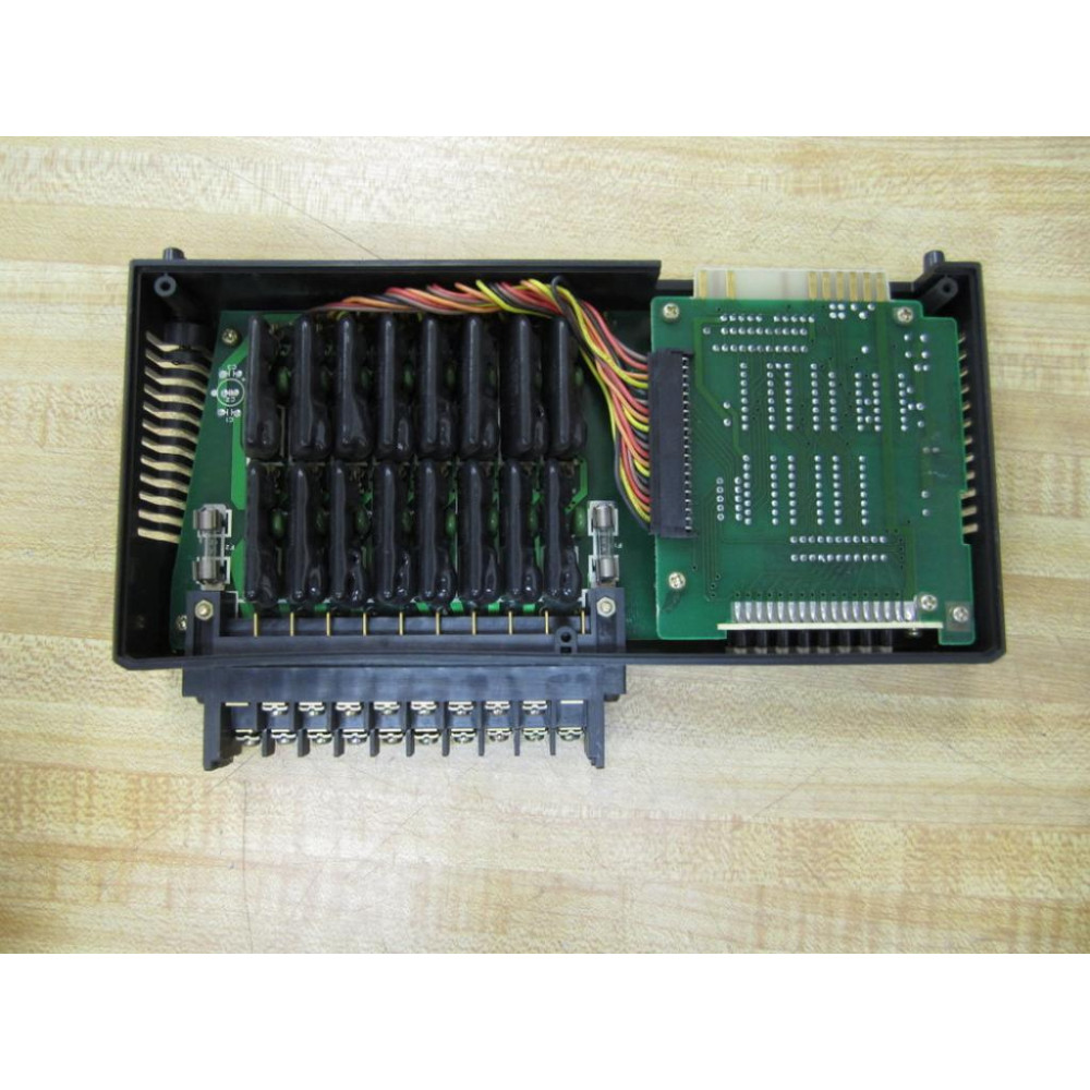 General Electric IC630MDL375 Output Module Missing Back Panel - Used