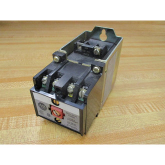 Allen Bradley 700DC-P400Z24 Relay 700DCP400Z24 Series A - Used
