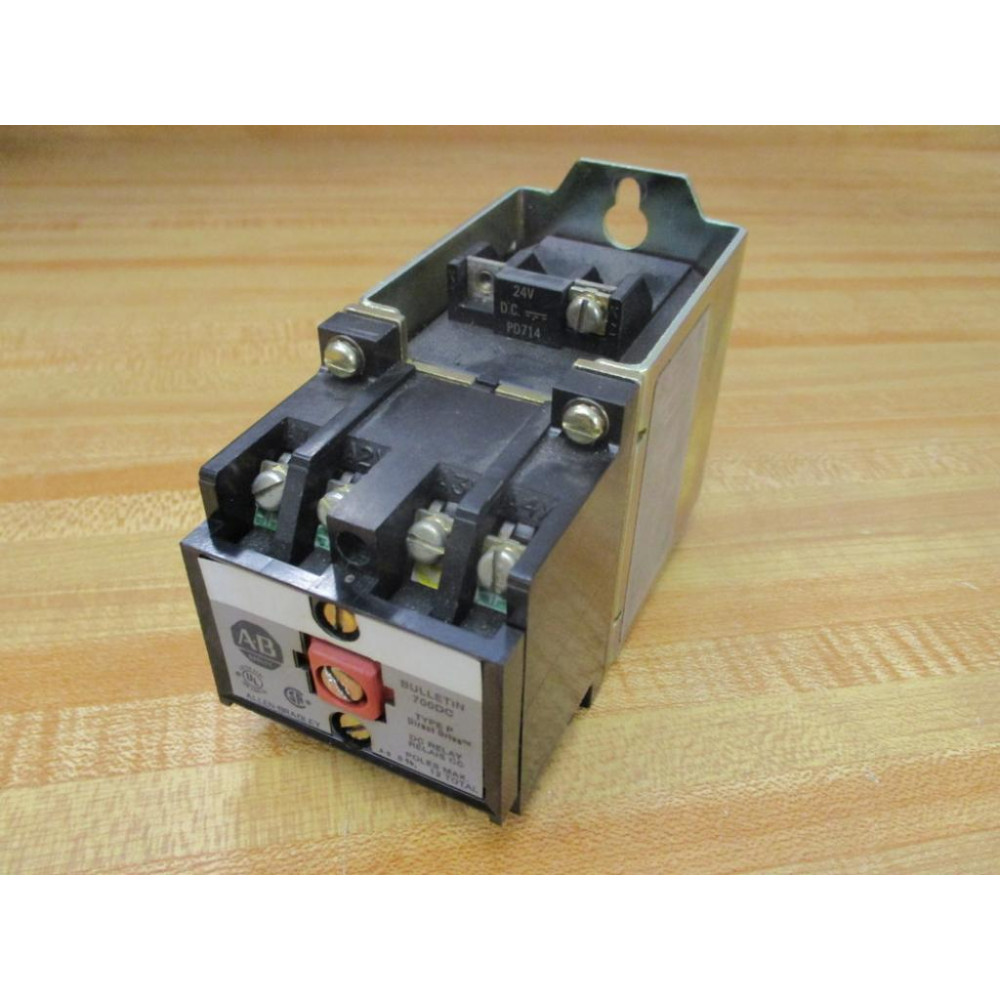 Allen Bradley 700DC-P400Z24 Relay 700DCP400Z24 Series A - Used