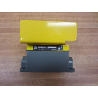 Allen Bradley 800P-S2CG2A Push Button 800PS2CG2A Series E - New No Box
