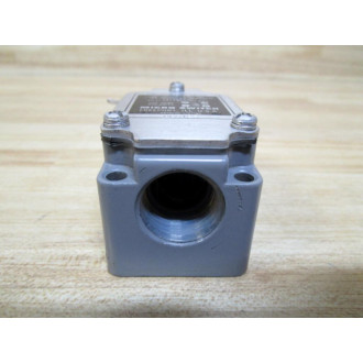 Micro Switch 8LS125 Limit Switch - Used