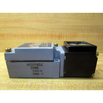 Cutler Hammer E51DEL Eaton Photoelectric Head WReceptacle E50RA