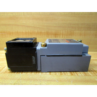 Cutler Hammer E51DEL Eaton Photoelectric Head WReceptacle E50RA