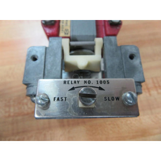 Cutler Hammer 10337H292A Eaton Timer Relay 1005 120V 1808-5 WO Contacts - Used