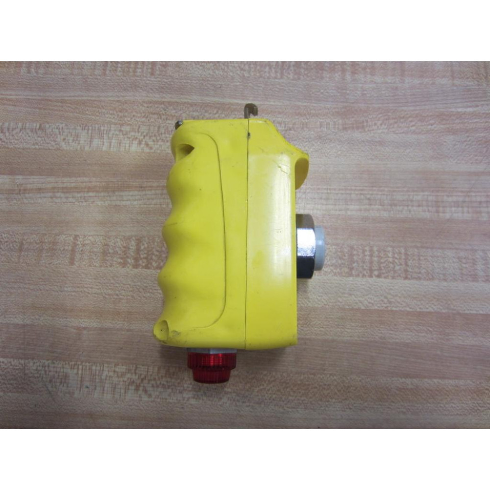 Square D 9001 AEQ3398G2 Pushbutton Pendant Station 9001AEQ3398G2 - Used
