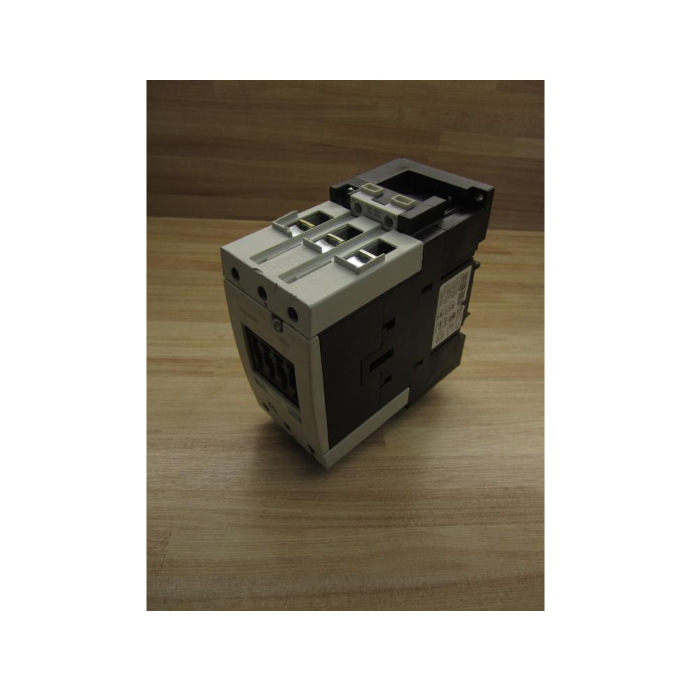 Siemens 3RT1045-1AK60 Contactor 3RT10451AK60 W 3RT1936-1CC00 - Used