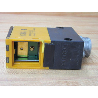 Omron E3B2-R5M4-US Photoelectric Switch E3B2R5M4US - Used
