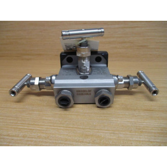 Whitey SS-M3NBFS8-FL Swagelok 3 Valve Instrument Manifold