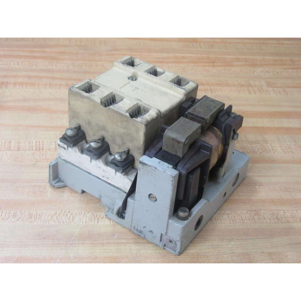 Siemens 3TA24 Contactor - Used