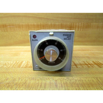 Omron H3BH-8 Timer H3BH8 0.5-10Min 100110120Vac - Used