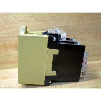 Allen Bradley 700-P200A4 Control Relay 700P200A4 Series D