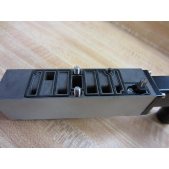 Numatics 122RD100J016W00 Regulator - New No Box