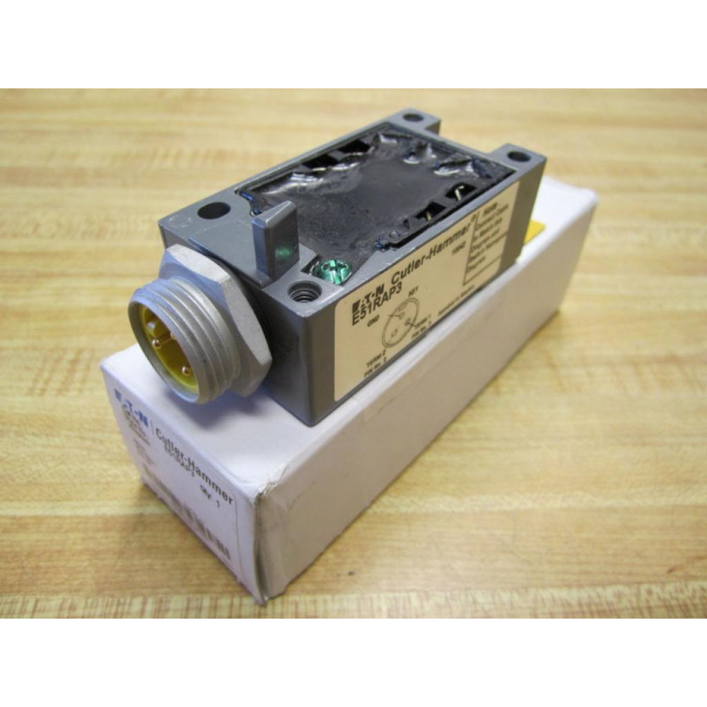 Cutler Hammer E51-RAP3 Eaton Receptacle E51RAP3