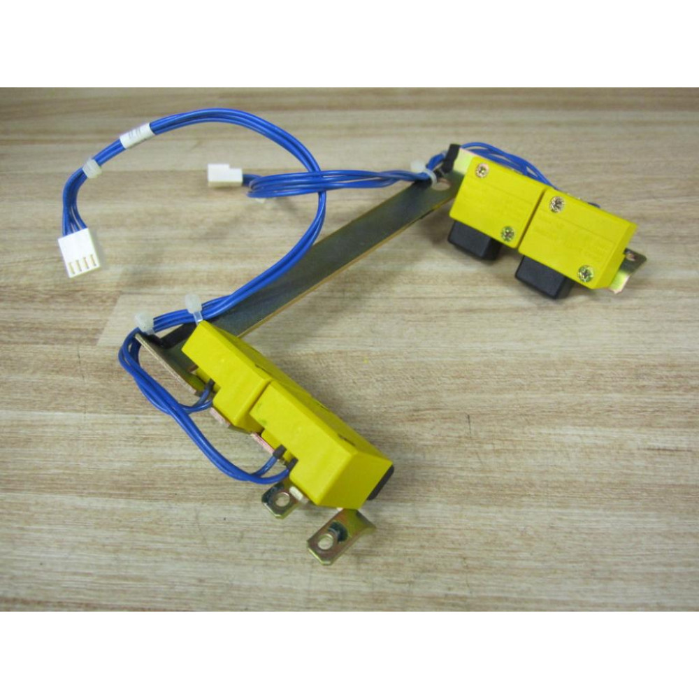 Jokab Safety JSHD 2B Teach Pendant Safety Switch Assy WBracket - New No Box