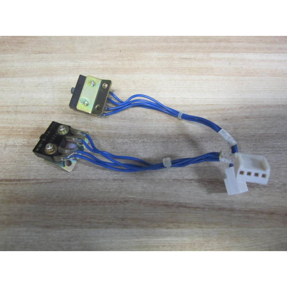 Omron NW-5-1A-105 Switch NW51A105 WBracket4 Wire (Pack of 2) - Used