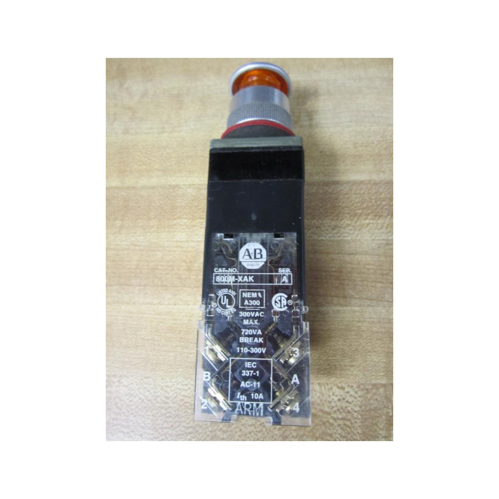 Allen Bradley 800MR-FXQ24XS Push Button Amber - Used