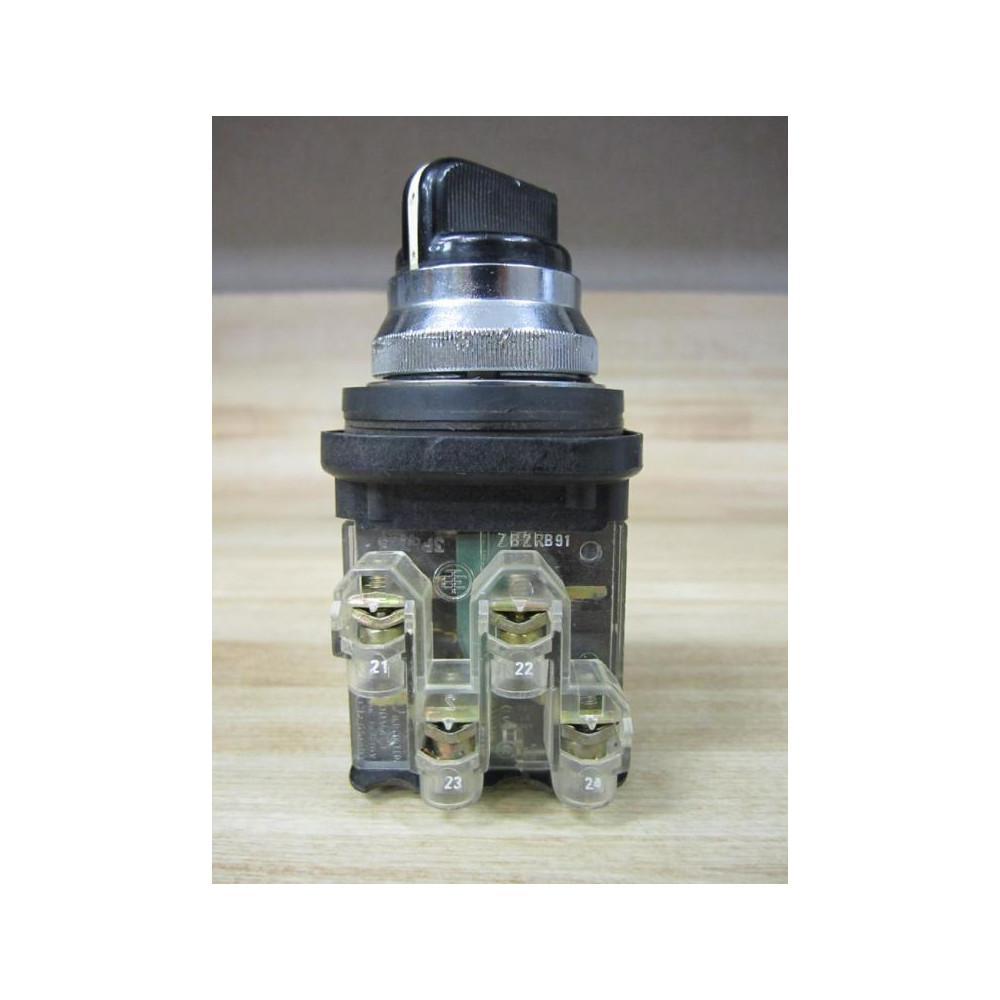 Telemecanique ZB2RB91 Selector Switch W 2 Contacts - Used