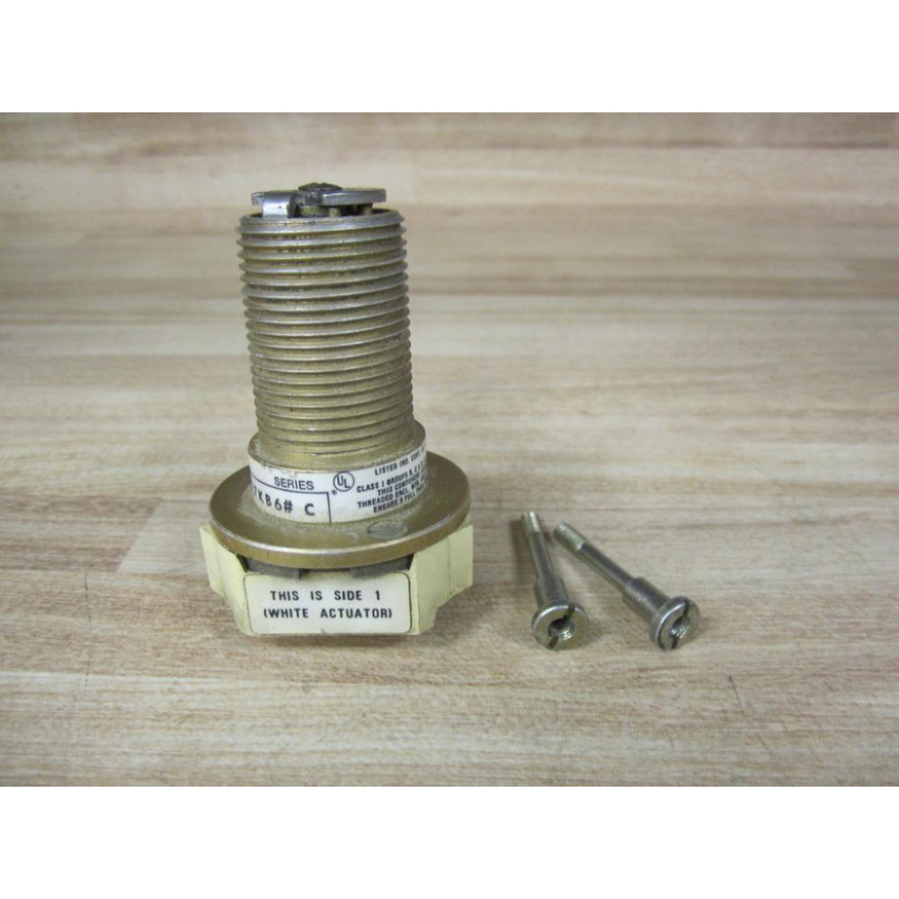 Allen Bradley 800H-HP17KB6 Cat. No.5 Selector Switch WKnob Lever No Knob - Used
