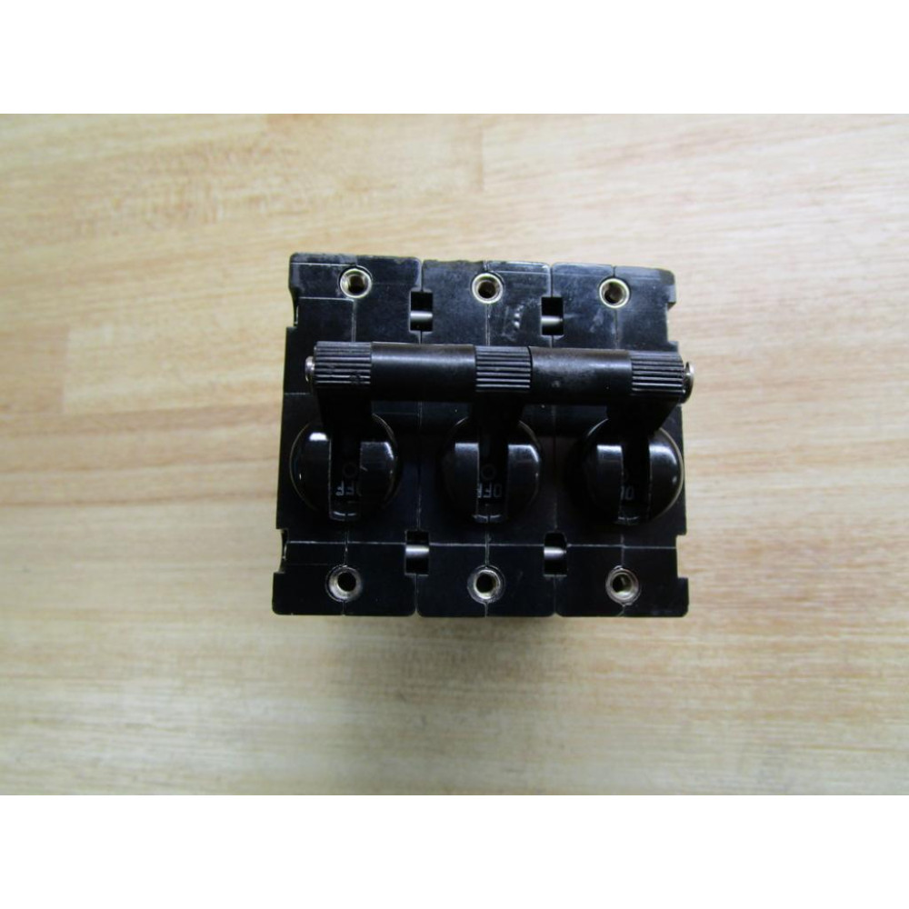 Carling Switch BA3-X0-06-897-X22-D Switch Crack In Housing - New No Box