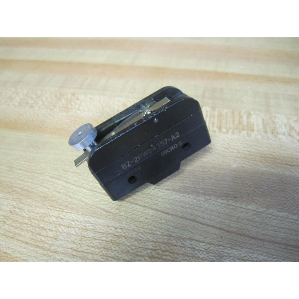 Micro Switch BZ-2RW84357-A2 Honeywell Switch BZ2RW84357A2 W Roller - New No Box