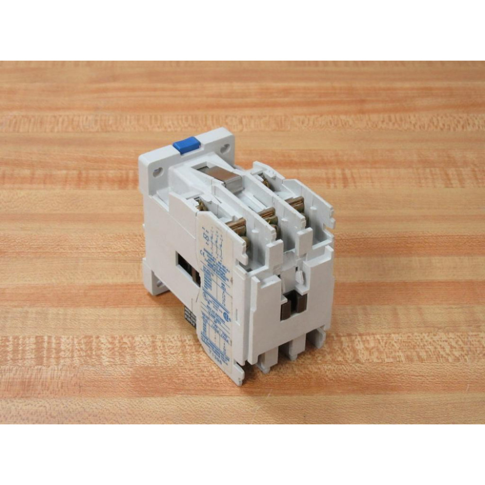 Cutler Hammer CE55DN3 Contactor - Used