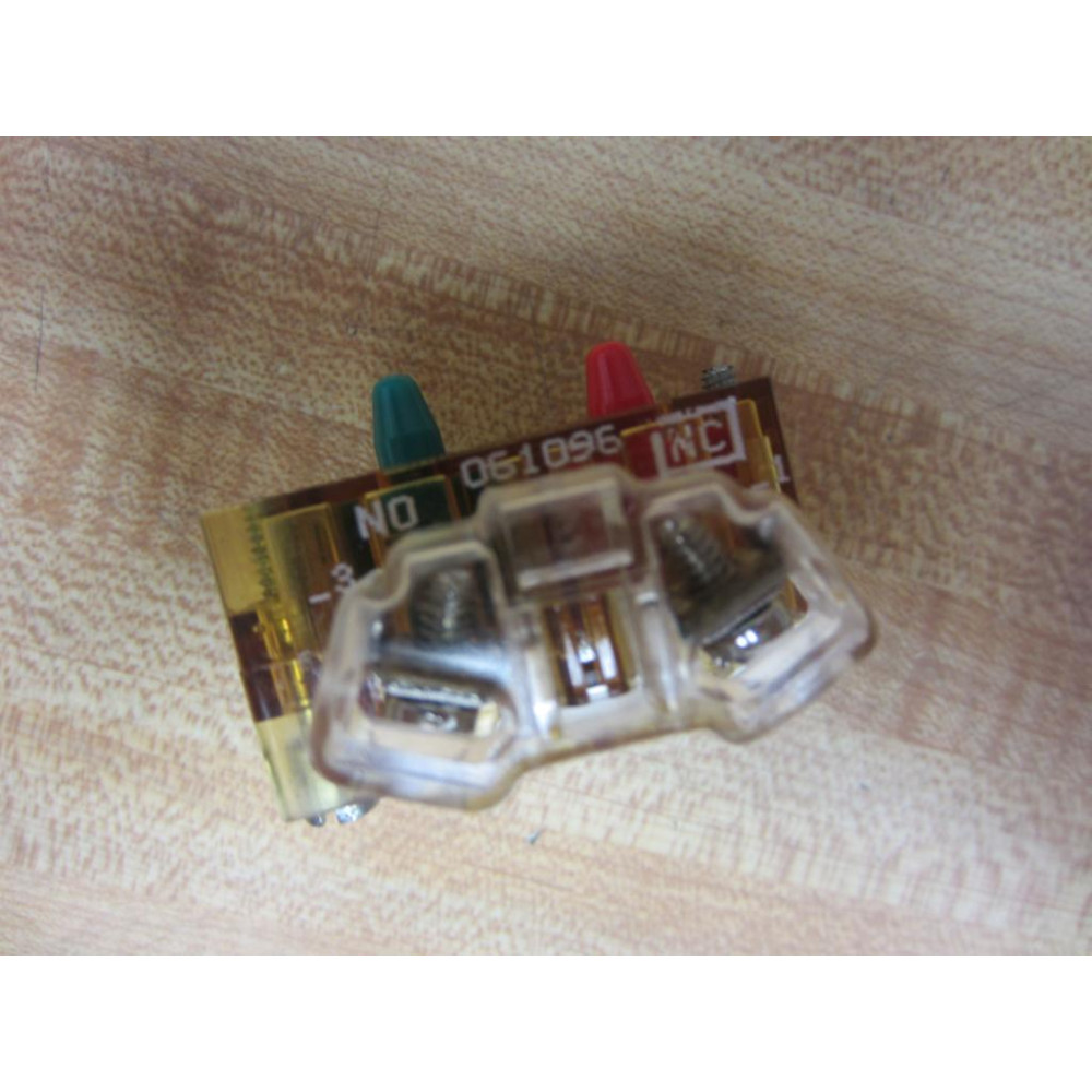 Cutler Hammer 10250T91000T Eaton Block Clear 10250T1 1 NO 1 NC - Used