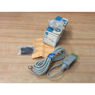 Omron E3S-R1E2 Photoelectric Switch E3SR1E2