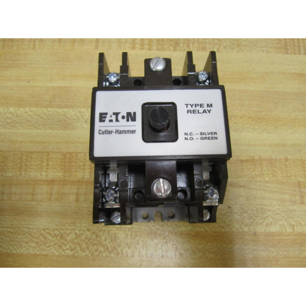 Cutler Hammer D26MB Relay Chipped Corner - New No Box