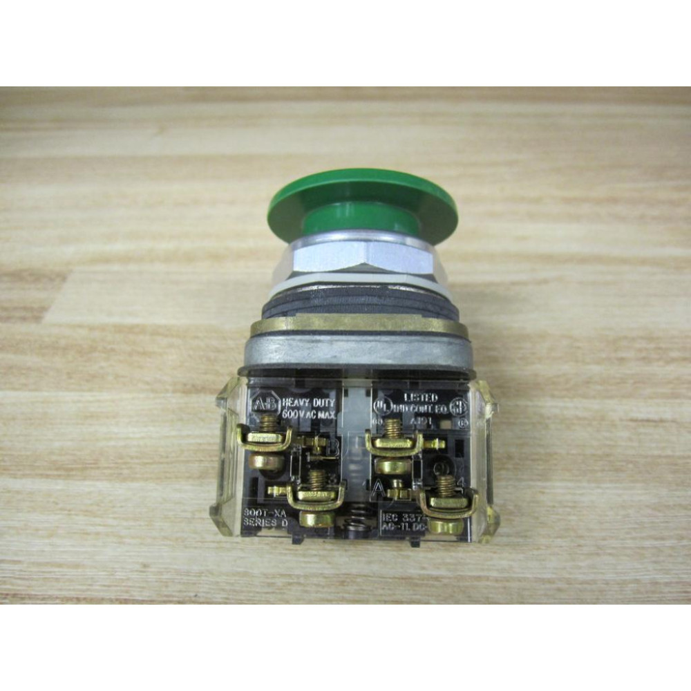 Allen Bradley 800T-D1A Pushbutton 800TD1A w800T-XA Green - New No Box