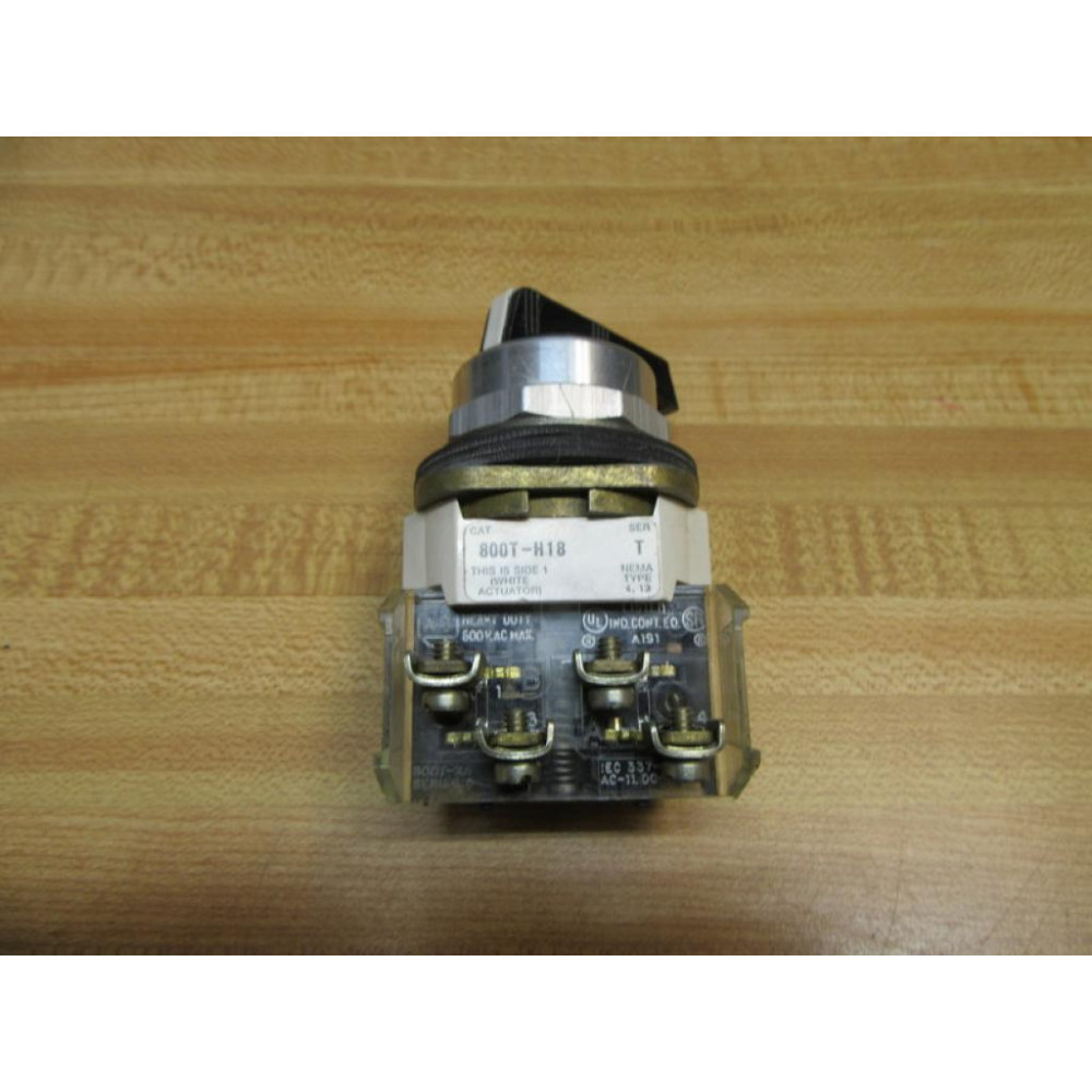 Allen Bradley 800T-H18 Selector Switch 800TH18 w800T-XA - Used
