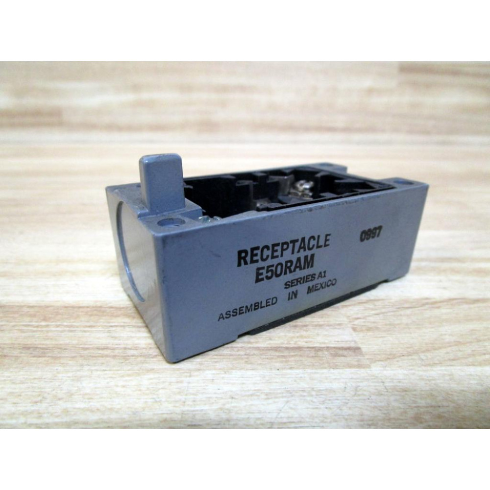 Cutler Hammer E50RAM Eaton Limit Switch Receptacle Body Series Al - New No Box