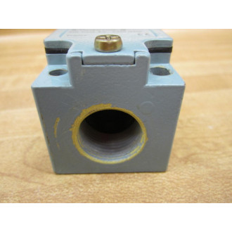Telemecanique XCK-J Limit Switch XCKJ 092856 With ZCK-E67 Roller Type Head - Used