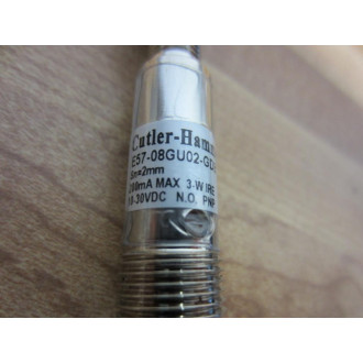 Cutler Hammer E57-08GU02-GDB Eaton Proximity Switch Series B - New No Box