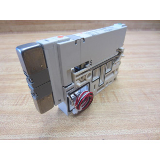 SMC VQ2501N-51 3 Position Valve - New No Box