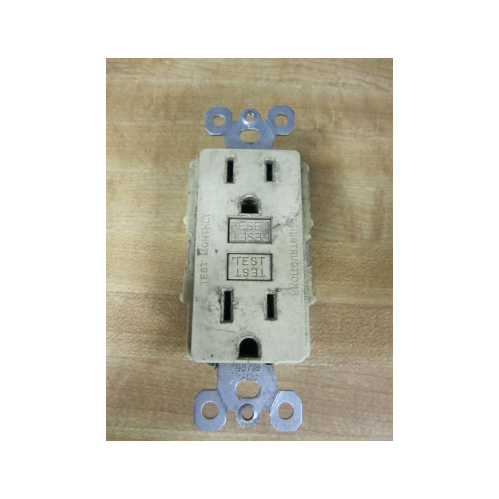 Pass & Seymour 370140 Duplex Receptacle GFCI - Used