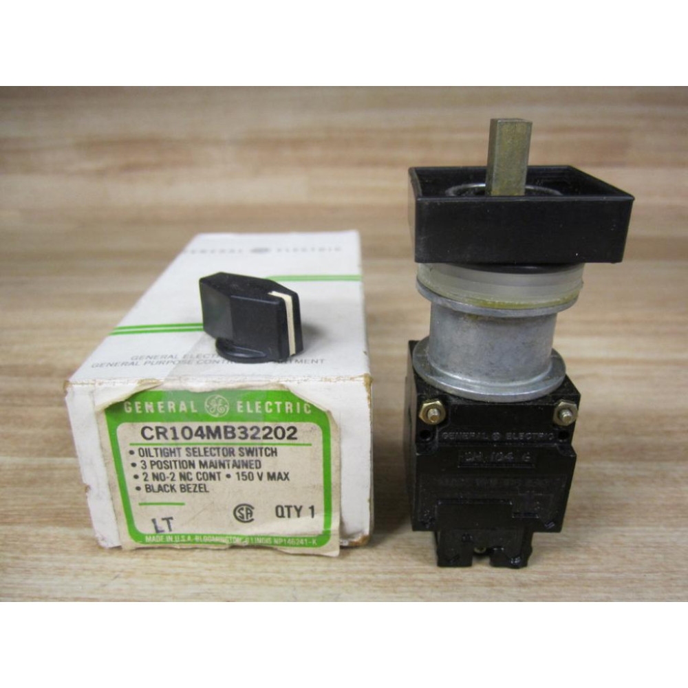General Electric CR104MB32202 Oil Tight Selector Switch