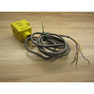 Banner Q45VR2LP Sensor 35440 Missing Top - Used