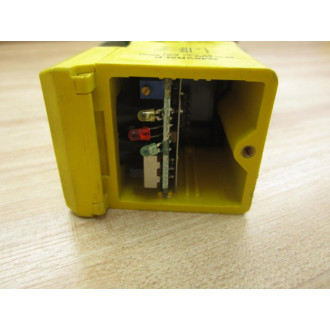 Banner Q45VR2LP Sensor 35440 Missing Top - Used