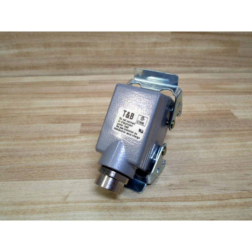 Thomas & Betts LH010 Side Entry Hood LH010 - New No Box