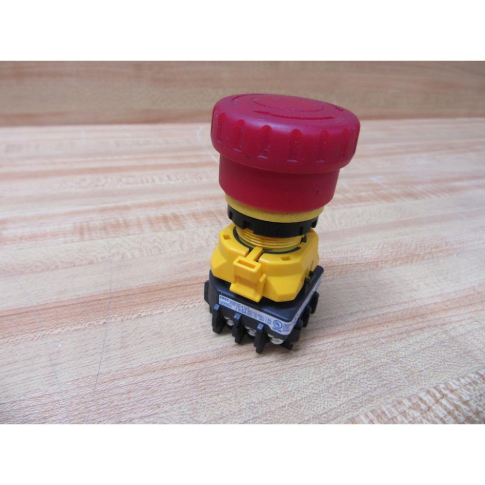 IDEC XW1E-LV E-Stop Switch XW1E-TV412Q4M-R - New No Box